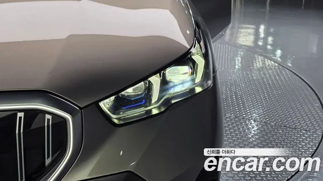 BMW 5 Series G60 — Фото автомобиля 21