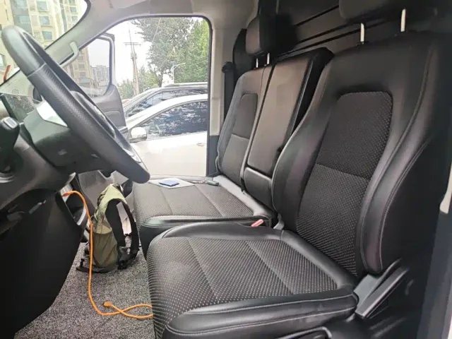 Ruichi New Energy EC75 — Фото автомобиля 11