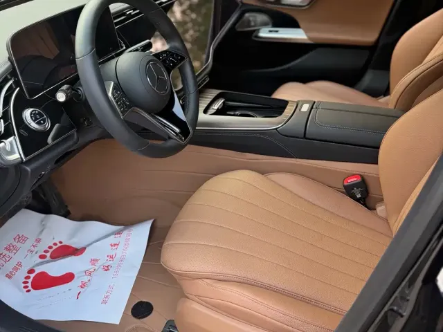 Mercedes-Benz E-Class — Фото автомобиля 7