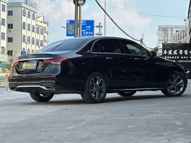 Mercedes-Benz E-Class — Фото автомобиля 6