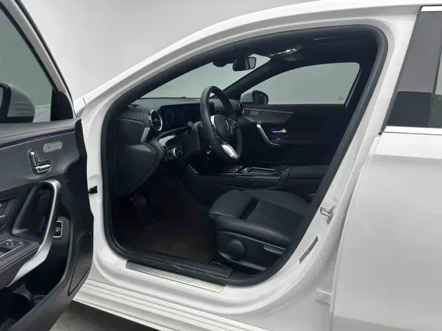 Mercedes-Benz A-Class — Фото автомобиля 10