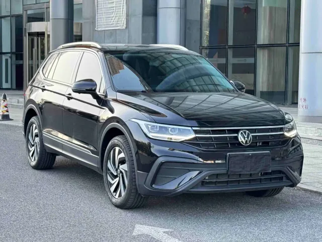 Volkswagen Tiguan L — Фото автомобиля 2