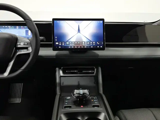 BYD Qin L — Фото автомобиля 12