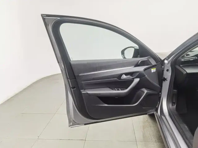 Peugeot 508 — Фото автомобиля 8