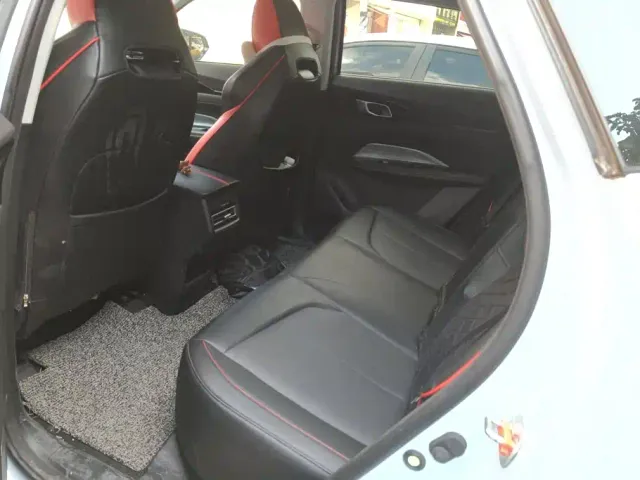 Changan Z6 — Фото автомобиля 11