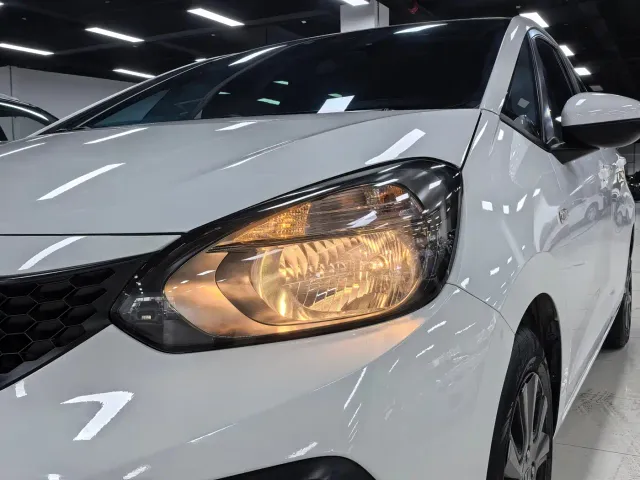 Honda Fit — Фото автомобиля 4