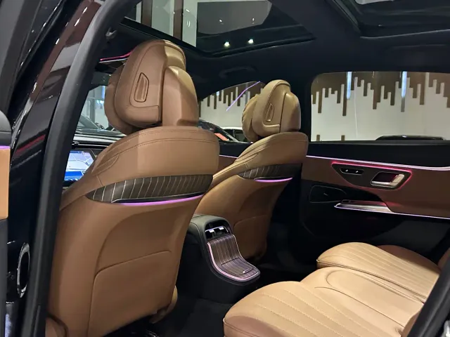 Mercedes-Benz E-Class — Фото автомобиля 18