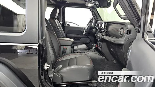 Jeep Wrangler JL — Фото автомобиля 11