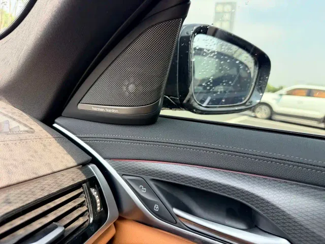 BMW 5 Series — Фото автомобиля 12