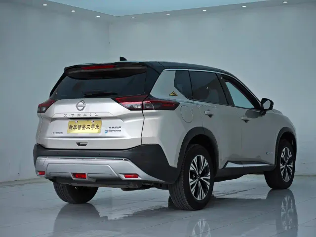 Nissan X-Trail — Фото автомобиля 6