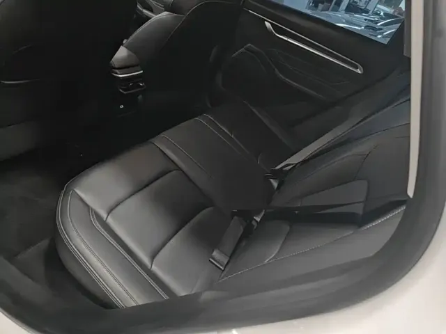 Geely Emgrand — Фото автомобиля 16