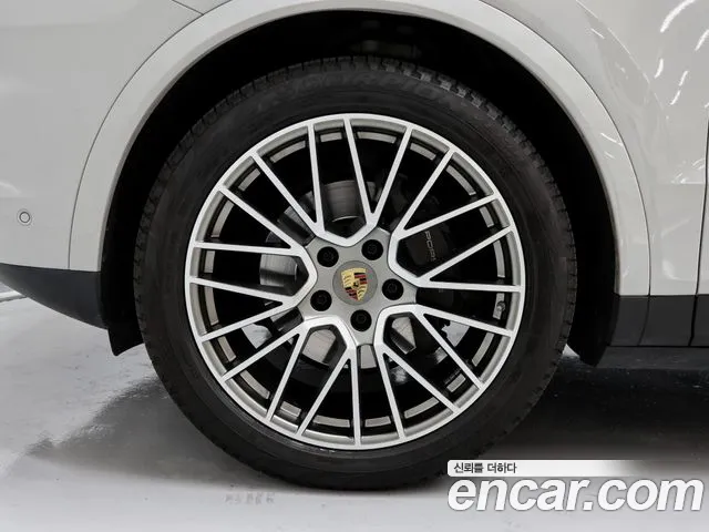 Porsche Cayenne — Фото автомобиля 2