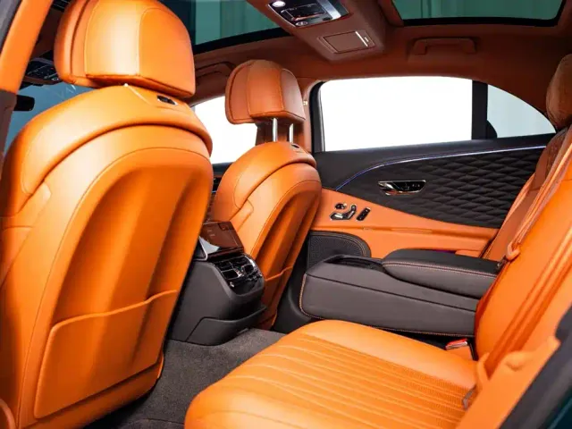 Bentley Flying Spur — Фото автомобиля 11