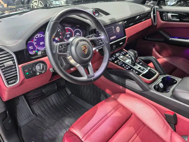 Porsche Cayenne — Фото автомобиля 4