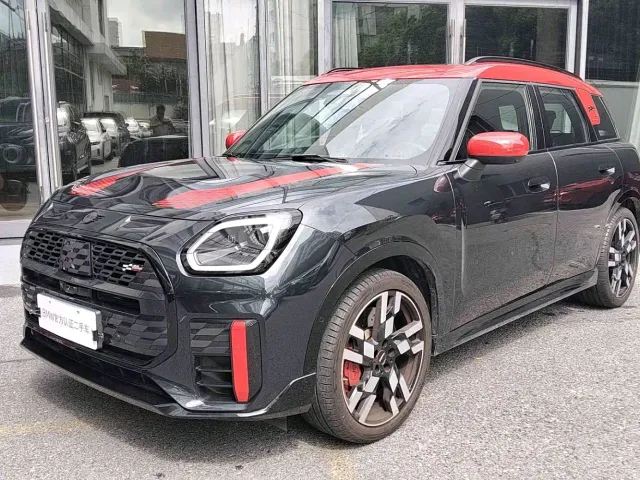 Фотография автомобиля — MINI JCW COUNTRYMAN