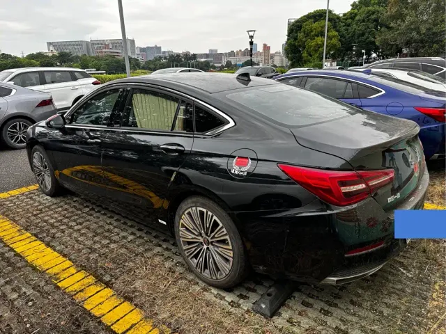 Hongqi H5 — Фото автомобиля 3