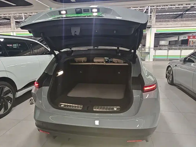 Nio ET5 Touring — Фото автомобиля 18