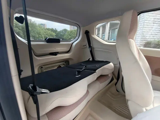 Wuling Hongguang Mini EV — Фото автомобиля 14