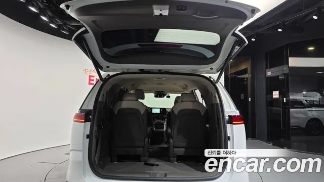 Kia Carnival Generation 4 — Фото автомобиля 20