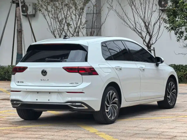 Volkswagen Golf — Фото автомобиля 6