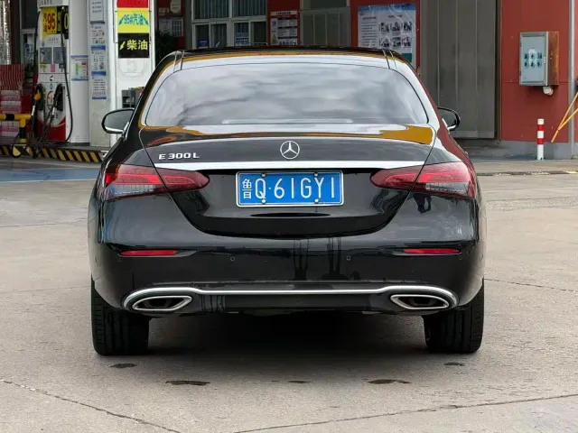 Mercedes-Benz E-Class — Фото автомобиля 8