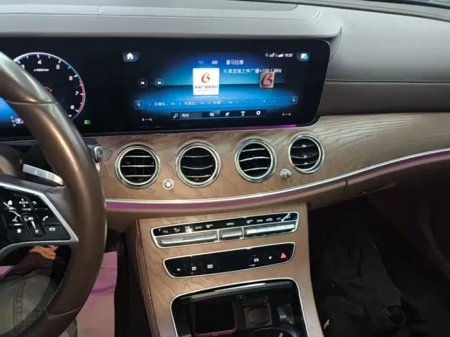 Mercedes-Benz E-Class — Фото автомобиля 12