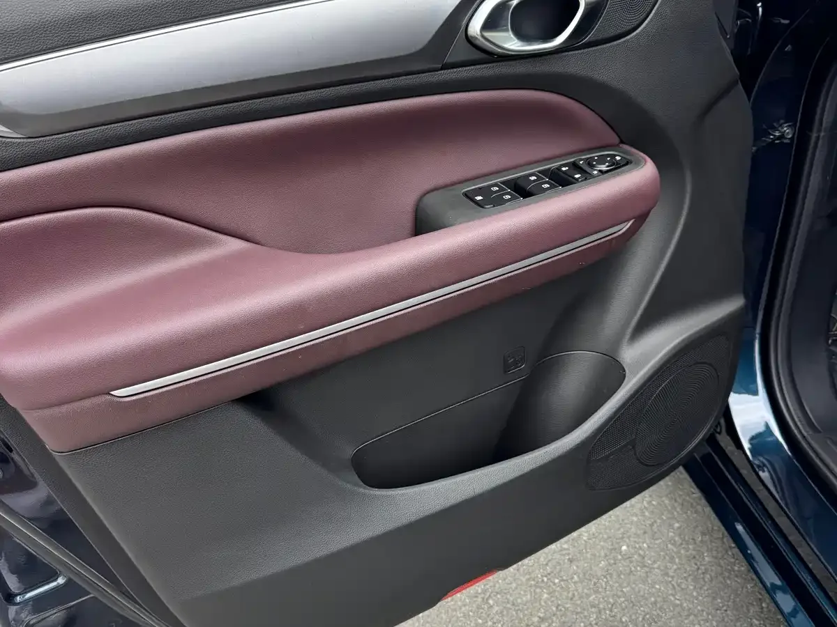 GAC Trumpchi Trumpchi M6 2021 PRO 270T DCT Luxury Edition — Фото автомобиля 5