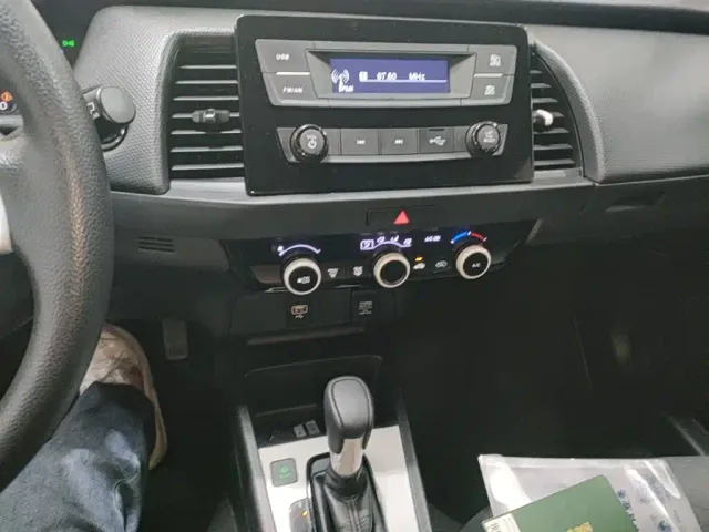 Honda Fit — Фото автомобиля 12