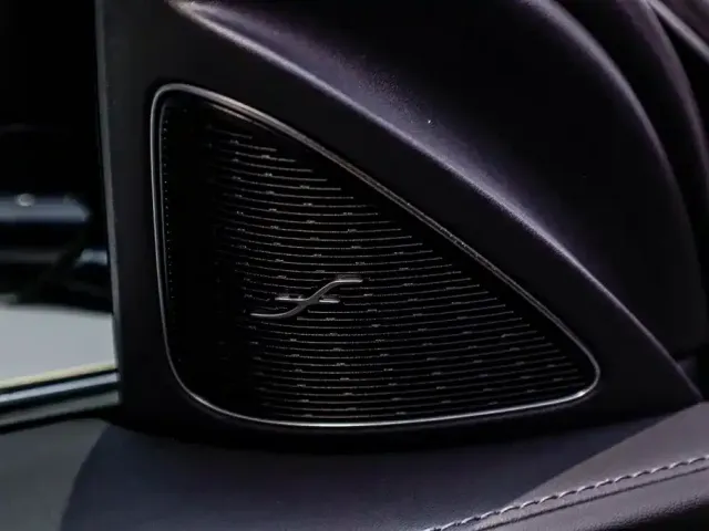 Mercedes-Benz E-Class — Фото автомобиля 13