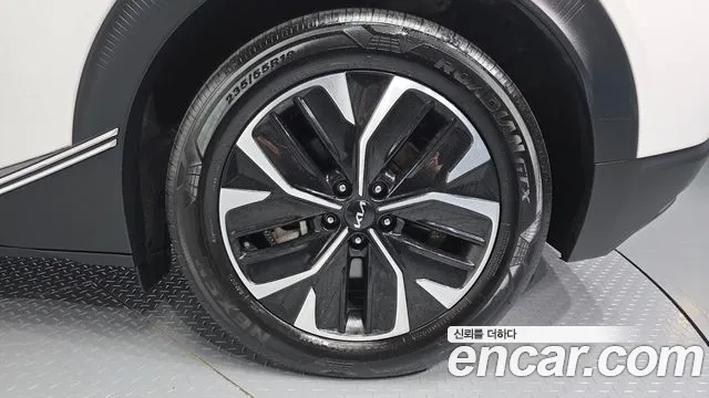 Kia EV6 — Фото автомобиля 17