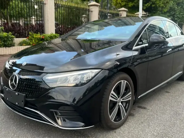 Фотография автомобиля — Mercedes-Benz EQE