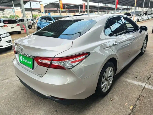 Toyota Camry — Фото автомобиля 6