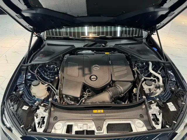 Mercedes-Benz E-Class — Фото автомобиля 16