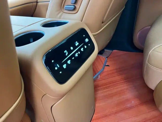 IM Motors LS8 — Фото автомобиля 16