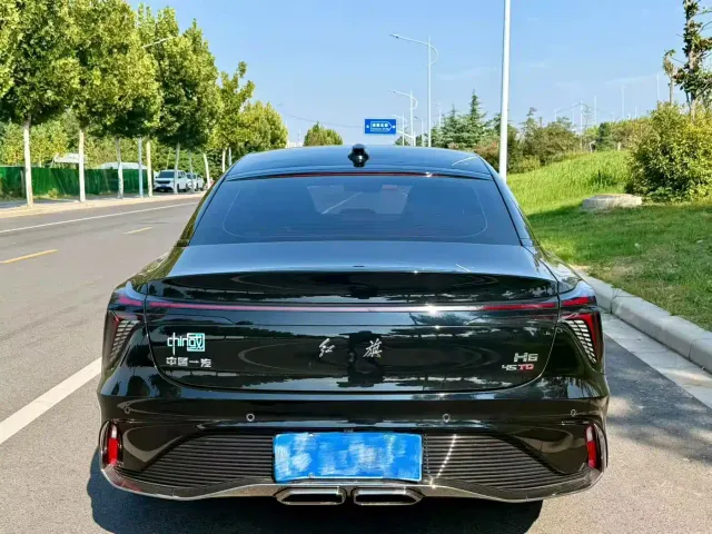 Hongqi H6 — Фото автомобиля 9