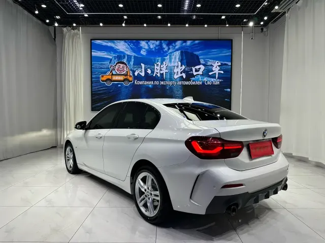 BMW BMW 1 Series 2023 120i M Sport Shadow Edition — Фото автомобиля 5