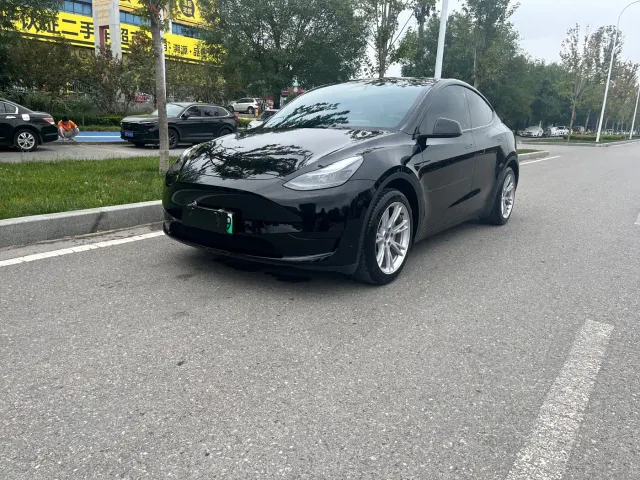 Фотография автомобиля — Tesla Model Y