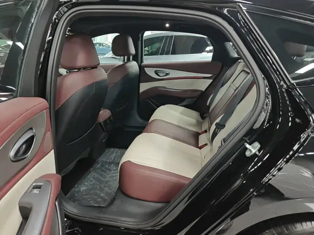 BYD Seal 07 DM-i — Фото автомобиля 16