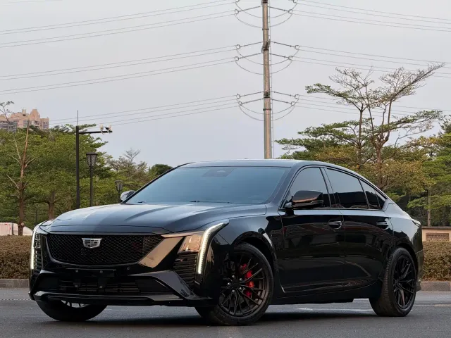 Фотография автомобиля — Cadillac CT5