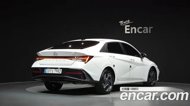 Hyundai Avante CN7 — Фото автомобиля 2