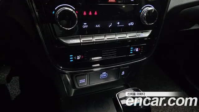 KG_Mobility_Ssangyong TIBOLI Very New Tivoli Бензин 1.5 2WD — Фото автомобиля 15
