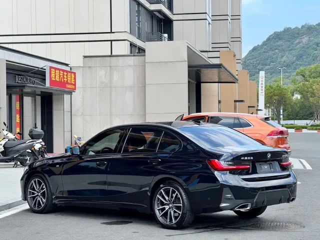 BMW 3 Series — Фото автомобиля 5
