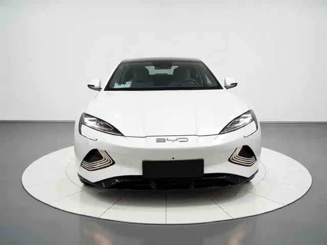 BYD Seal — Фото автомобиля 2