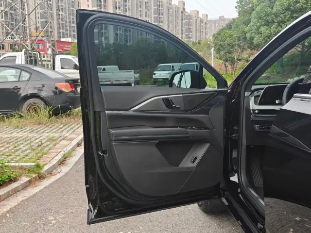 Cadillac XT5 — Фото автомобиля 16
