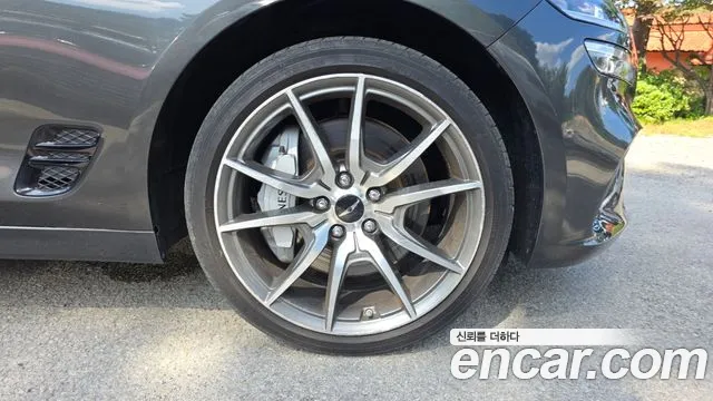Genesis G70 Новый G70 Бензин 2.5T 4WD — Фото автомобиля 20