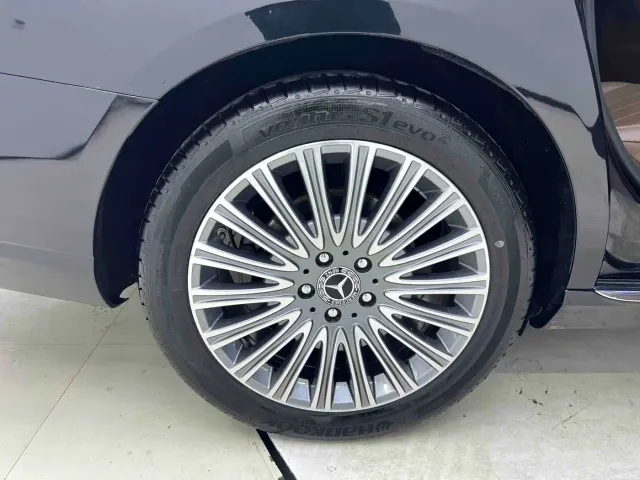 Mercedes-Benz E-Class — Фото автомобиля 17