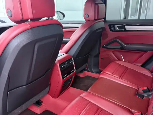 Porsche Cayenne — Фото автомобиля 5