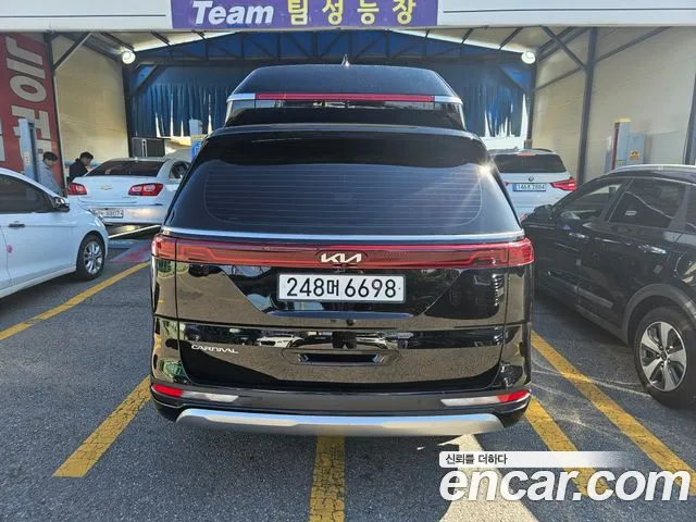 Kia Carnival 4th Gen — Фото автомобиля 3