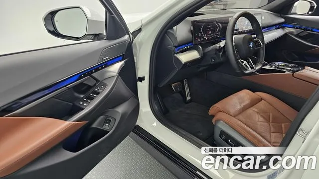 BMW 5-Series 5 серия (G60) 530i xDrive M Sport — Фото автомобиля 3