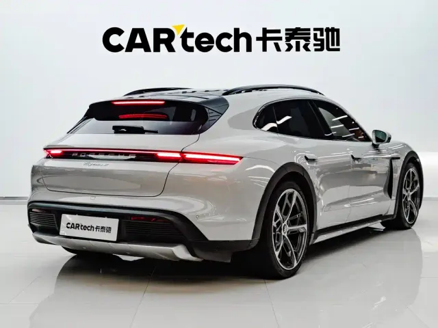 Porsche Taycan — Фото автомобиля 7
